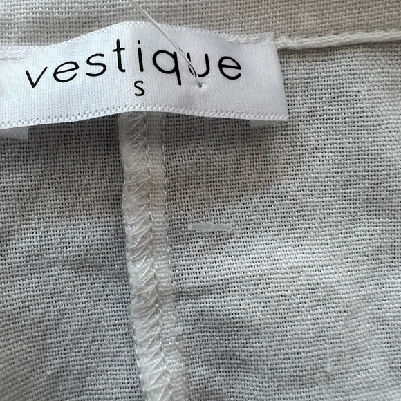 Vestique white Romper with Pockets - Picture 9 of 11